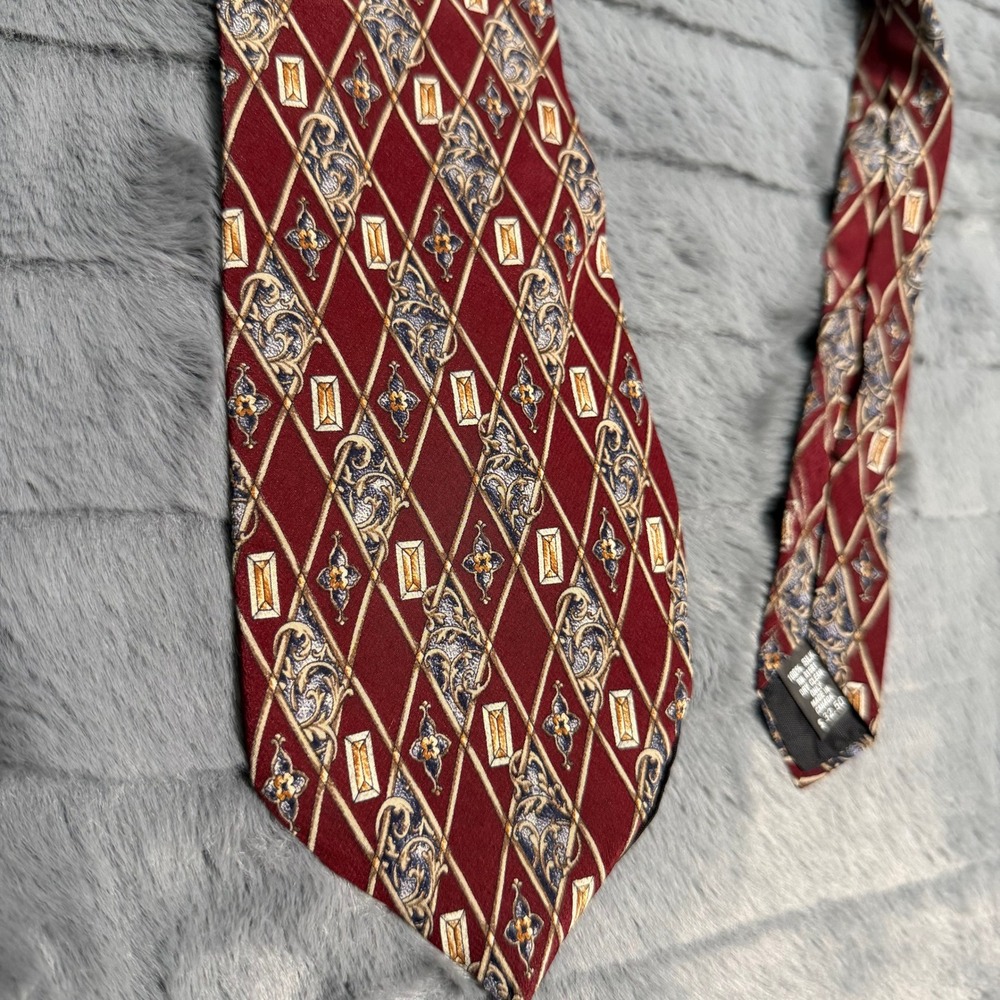 The Metropolitan Museum of Art Tie Mens OS Burgundy Silk Diamond Filigree Canada